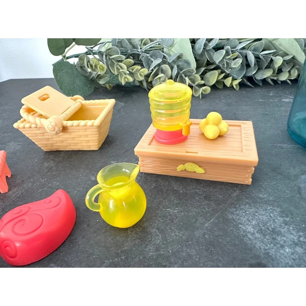 Littlest Pet Shop Lemonade Stand accessory lot LPS Hasbro